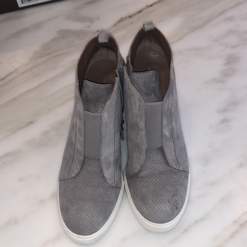 Lines Paola Felicia Wedge Sneaker size 7.5